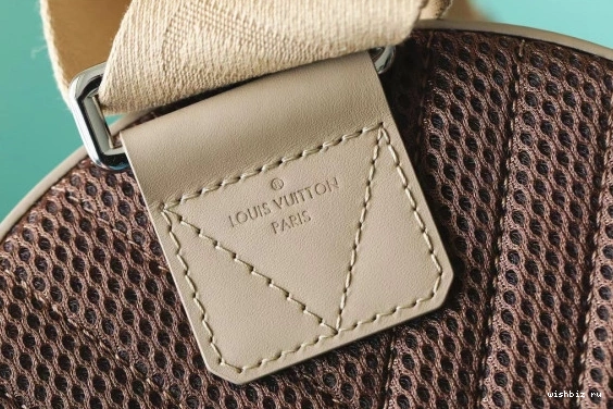 WIS Pilot VUITTON Slingbag LOUIS 0721